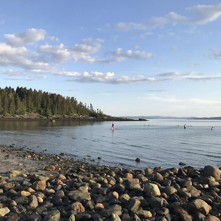 Saga, Et Unikt, Sjarmerende Badehotell Med Fa Rom, Sauna Og Badebrygge - Inderoy Straumen  Exterior foto