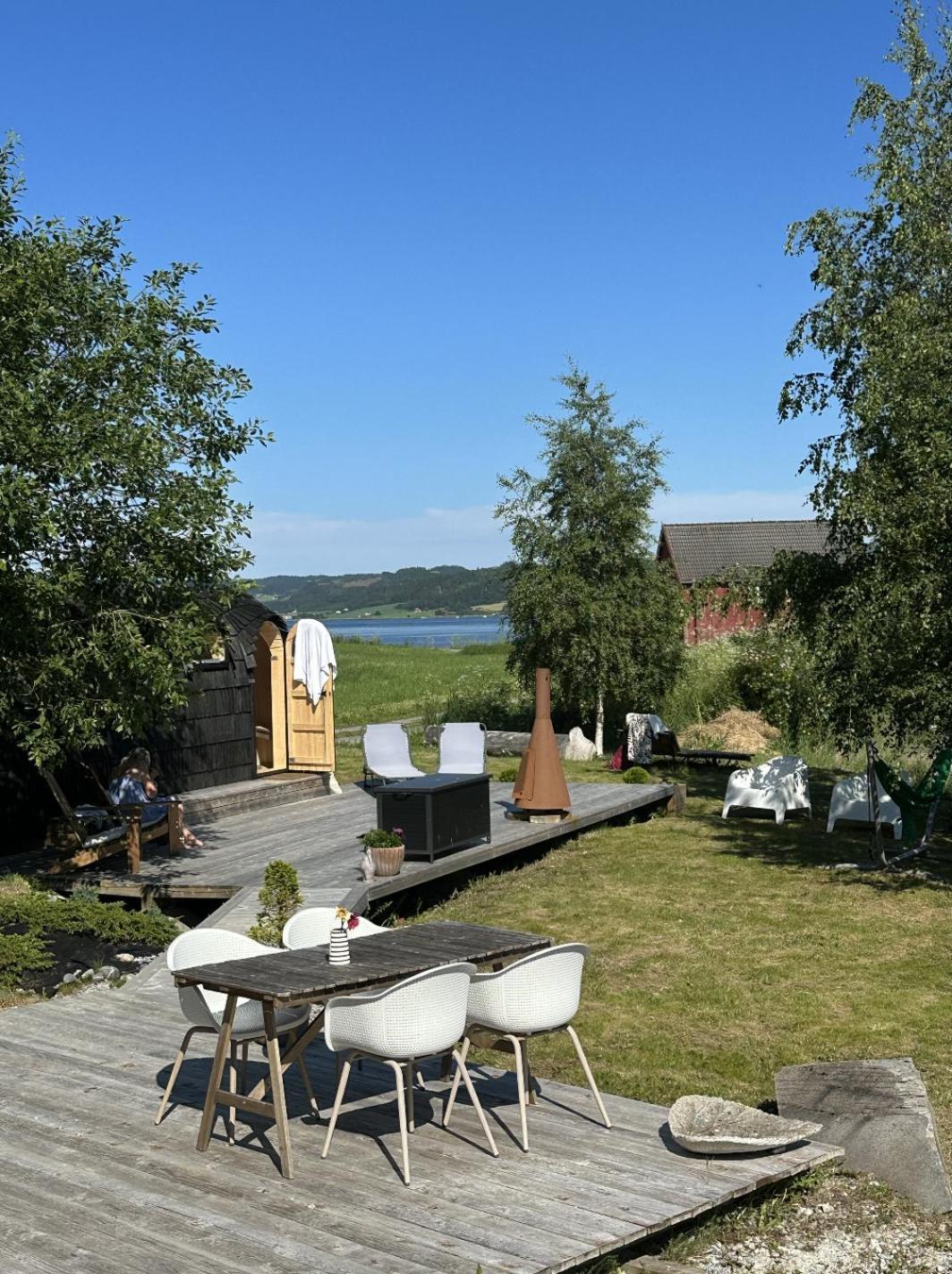 Saga, Et Unikt, Sjarmerende Badehotell Med Fa Rom, Sauna Og Badebrygge - Inderoy Straumen  Exterior foto